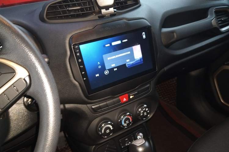 Used Jeep Renegade 2016 1.4T Automatic Kinetic Edition Audio And AC Panel
