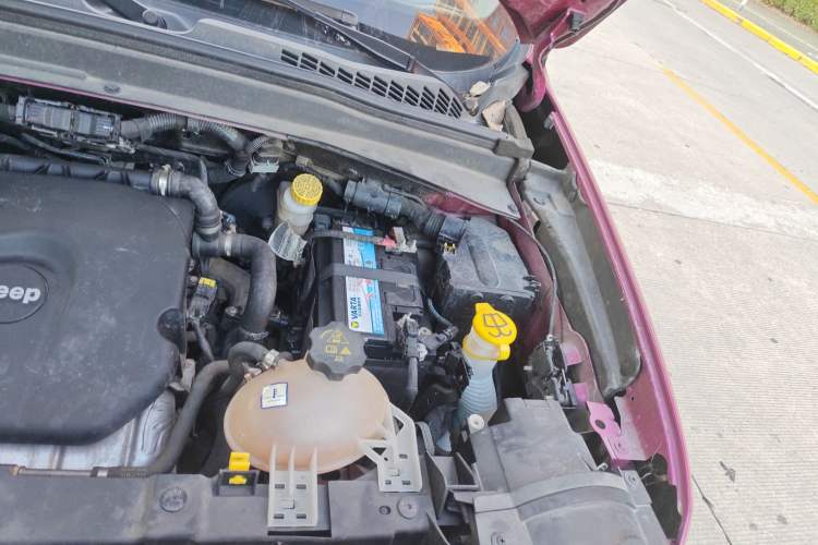 Used Jeep Renegade 2016 1.4T Automatic Jingneng Edition Engine Bay Left