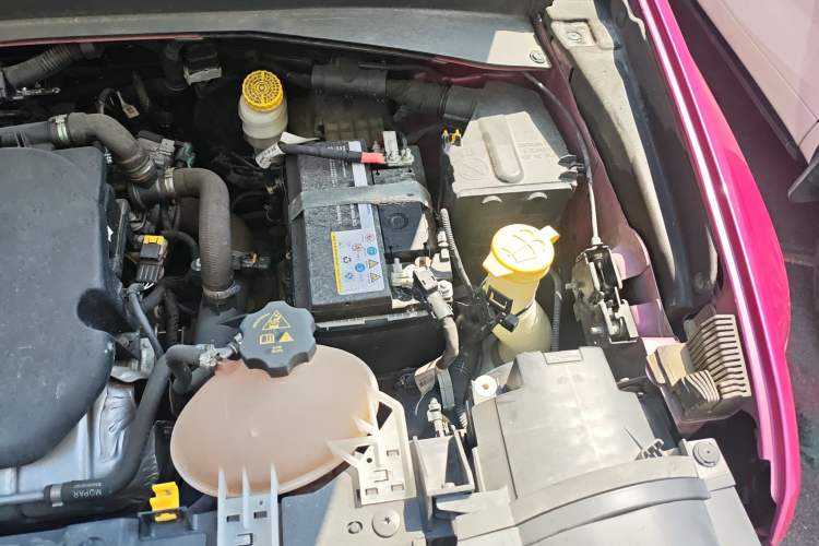 Used Jeep Renegade 2016 1.4T Automatic Jingneng Edition Engine Bay Left