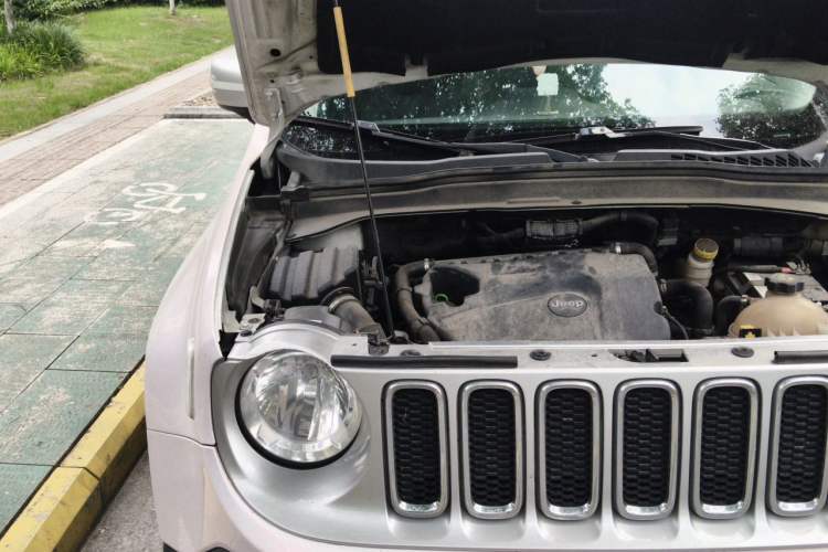 Used Jeep Renegade 2016 1.4T Automatic Smart Edition Engine Bay Right