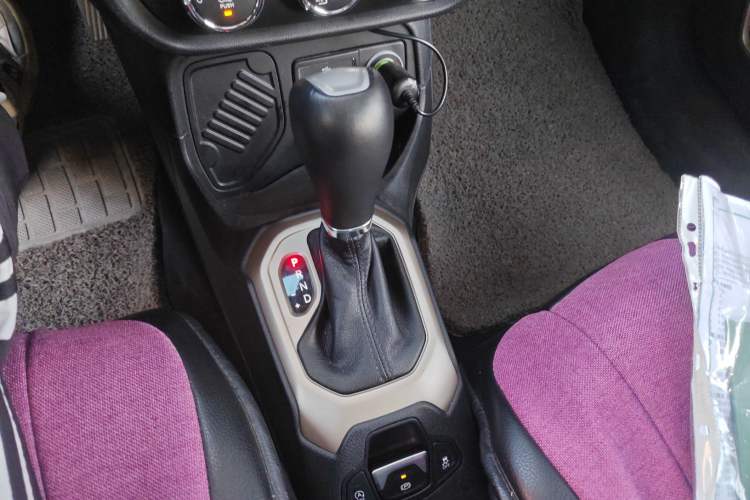 Used Jeep Renegade 2016 1.4T Automatic Jingneng Edition Gear Lever