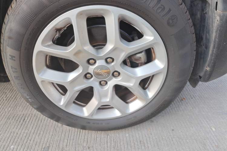 Used Jeep Renegade 2016 1.4T Automatic Jingneng Edition Right Front Wheel Hub