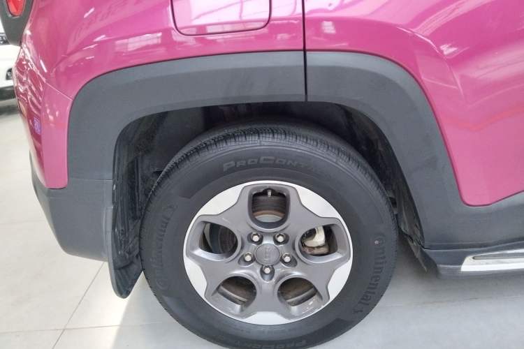 Used Jeep Renegade 2016 1.4T Automatic Kinetic Edition Right Rear Wheel Hub