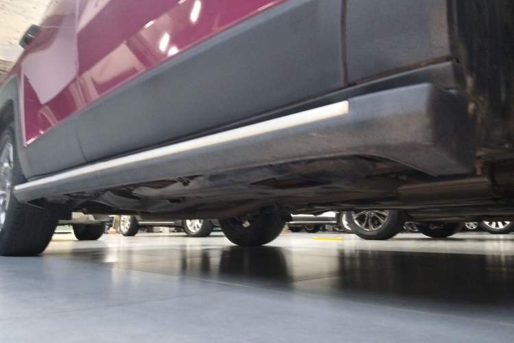 Used Jeep Renegade 2016 1.4T Automatic Kinetic Edition Right Side Sill