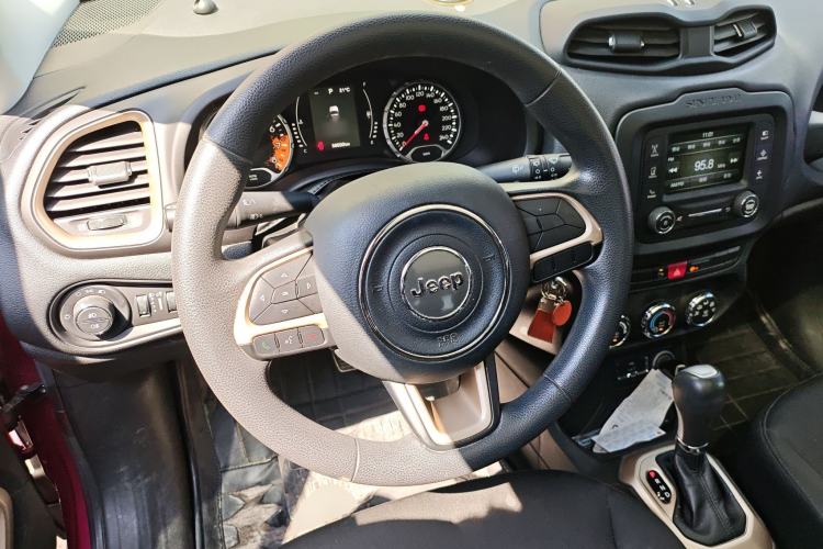 Used Jeep Renegade 2016 1.4T Automatic Jingneng Edition Steering Wheel