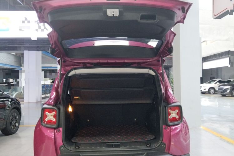Used Jeep Renegade 2016 1.4T Automatic Kinetic Edition Trunk