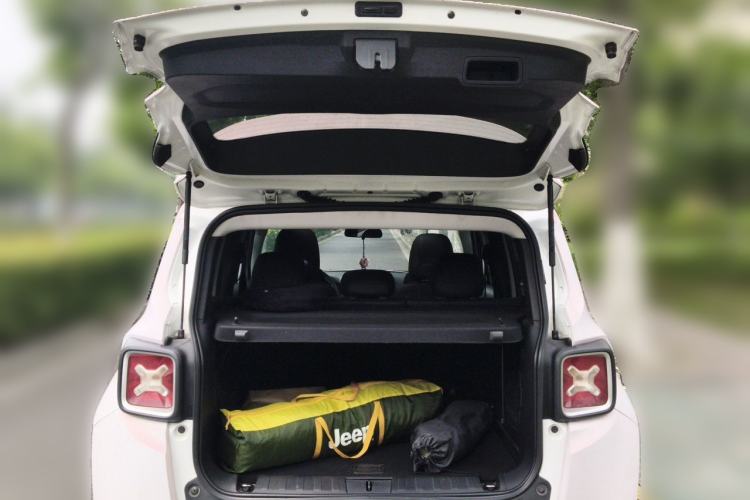 Used Jeep Renegade 2016 1.4T Automatic Smart Edition Trunk