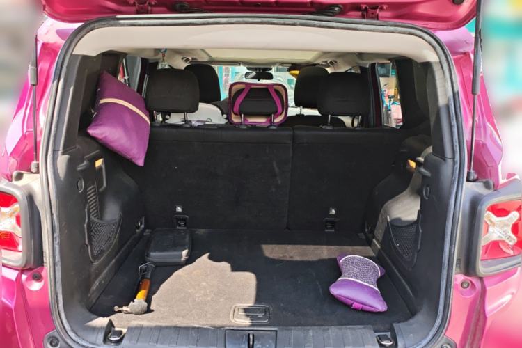 Used Jeep Renegade 2016 1.4T Automatic Jingneng Edition Trunk