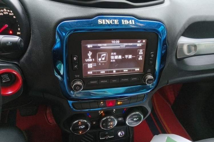 Used Jeep Renegade 2016 1.4T Automatic Jingneng Version+ Audio And AC Panel