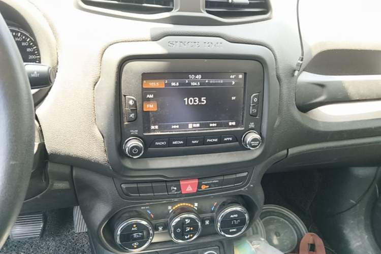 Used Jeep Renegade 2016 1.4T Automatic Jingneng Version+ Audio And AC Panel