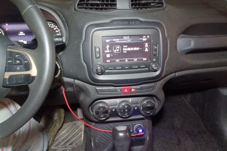 Used Jeep Renegade 2016 1.4T Automatic Jingneng Version+ Audio And AC Panel