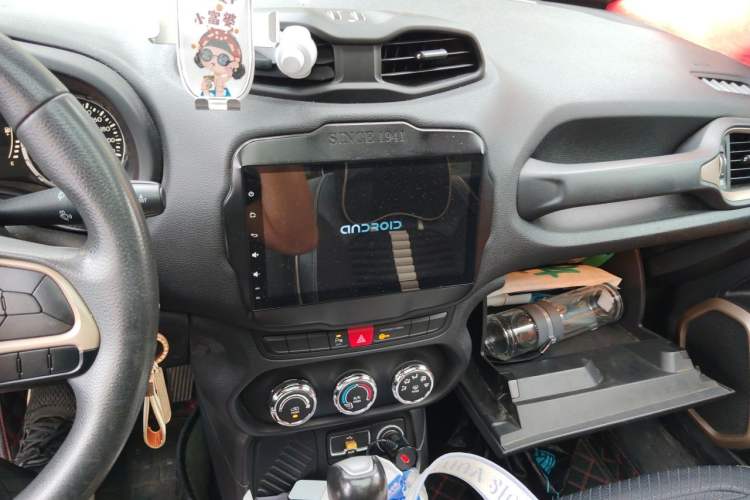 Used Jeep Renegade 2016 1.4T Automatic Jingneng Edition Audio And AC Panel