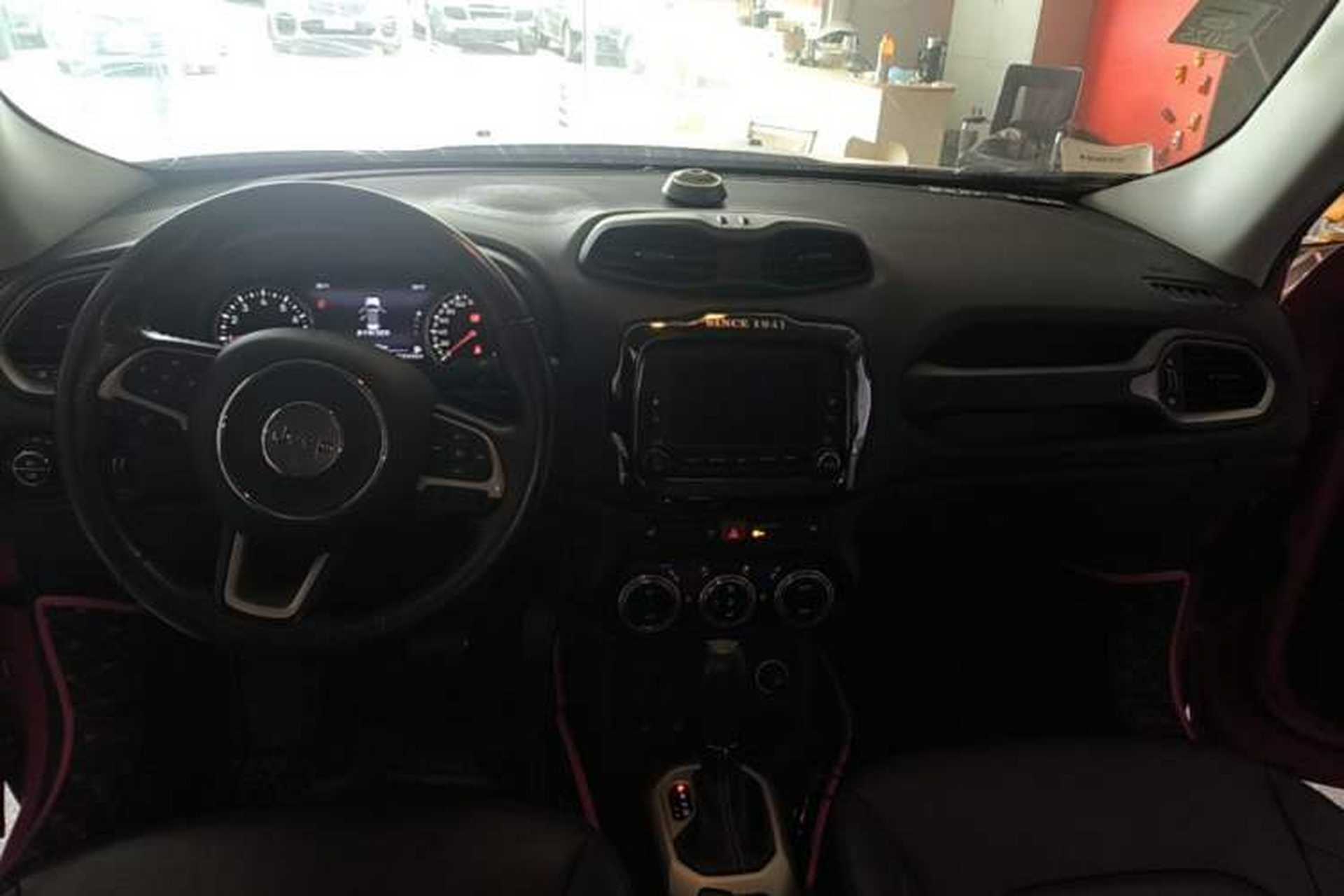 Used Jeep Renegade 2016 1.4T Automatic Smart Edition Center Console