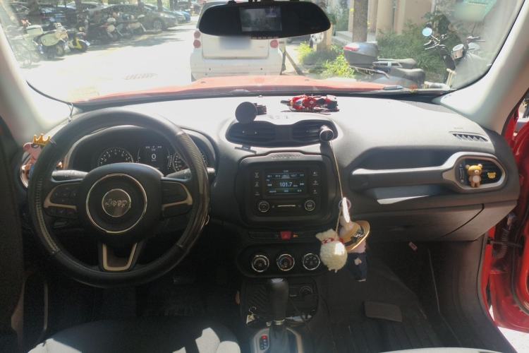 Used Jeep Renegade 2016 1.4T Automatic Jingneng Edition Center Console