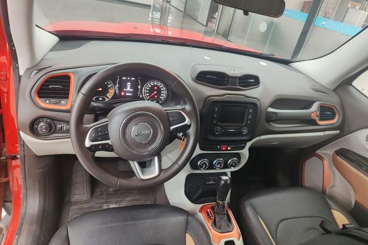 Used Jeep Renegade 2016 1.4T Automatic Jingneng Edition Center Console
