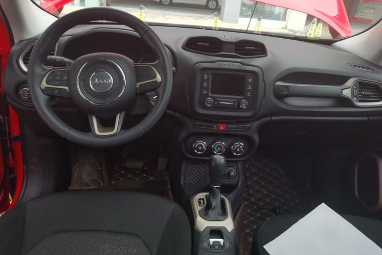 Used Jeep Renegade 2016 1.4T Automatic Jingneng Edition Center Console