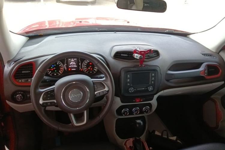Used Jeep Renegade 2016 1.4T Automatic Jingneng Edition Center Console