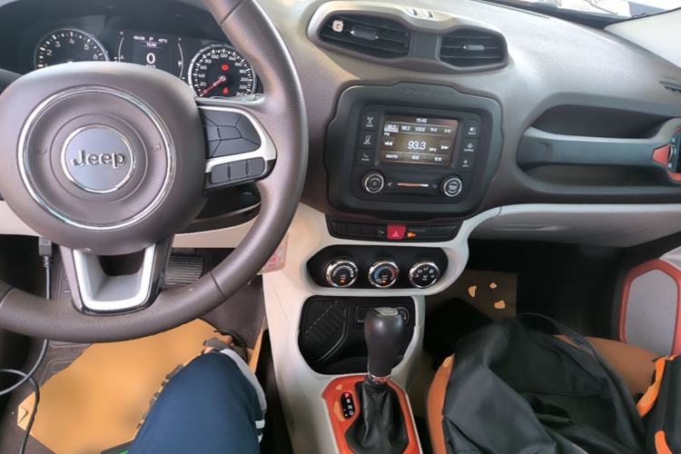 Used Jeep Renegade 2016 1.4T Automatic Jingneng Edition Center Console