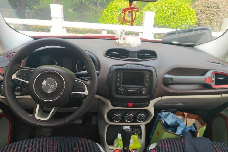 Used Jeep Renegade 2016 1.4T Automatic Jingneng Edition Center Console