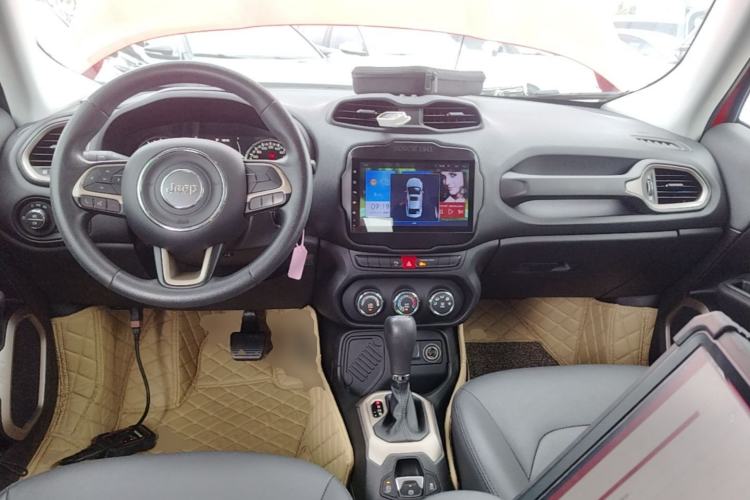 Used Jeep Renegade 2016 1.4T Automatic High-Energy Version Center Console