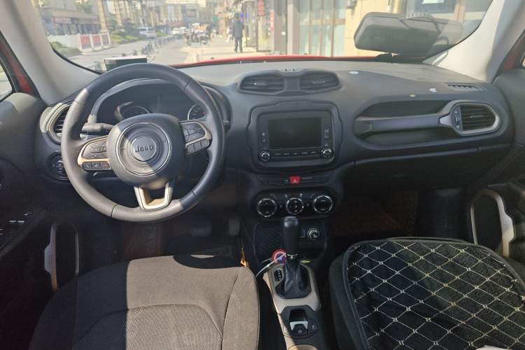 Used Jeep Renegade 2016 1.4T Automatic Jingneng Version+ Center Console