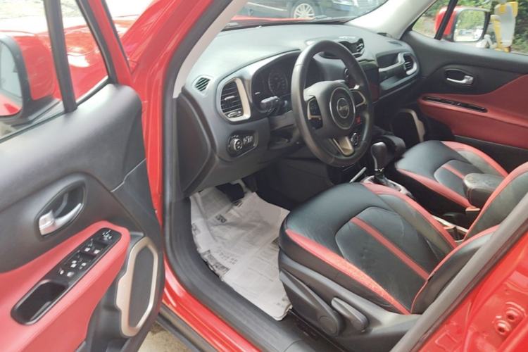 Used Jeep Renegade 2016 1.4T Automatic Kinetic Edition Driver Seat
