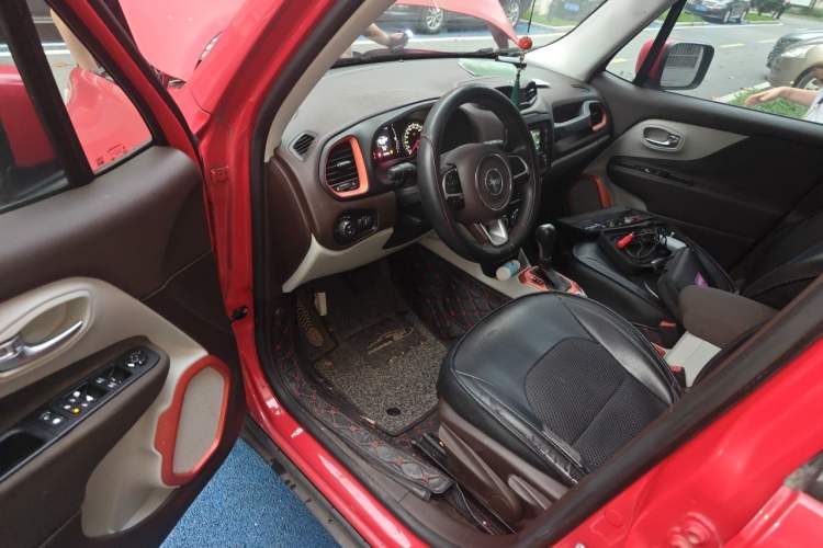 Used Jeep Renegade 2016 1.4T Automatic Jingneng Edition Driver Seat