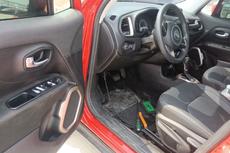Used Jeep Renegade 2016 1.4T Automatic Jingneng Edition Driver Seat