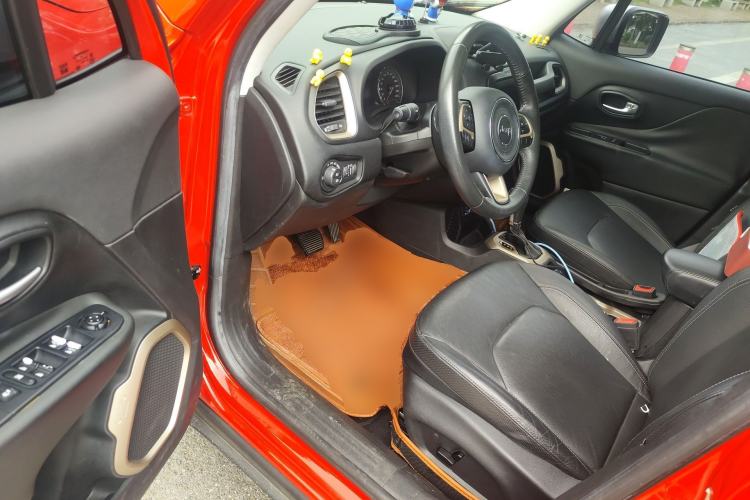 Used Jeep Renegade 2016 1.4T Automatic Smart Edition Driver Seat