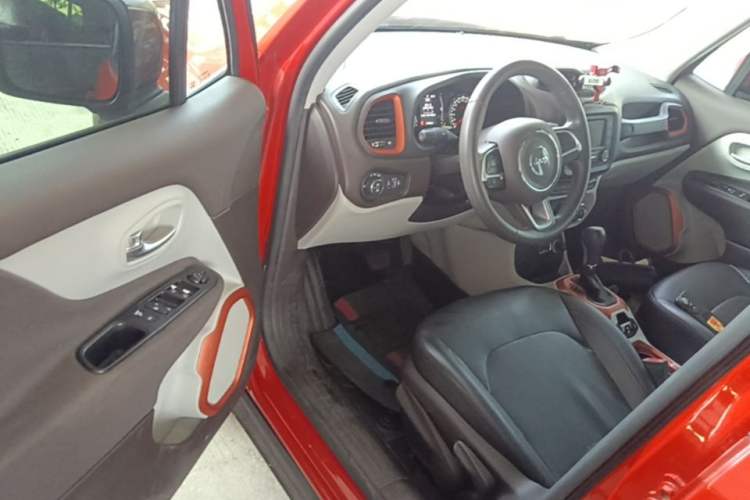 Used Jeep Renegade 2016 1.4T Automatic Jingneng Edition Driver Seat
