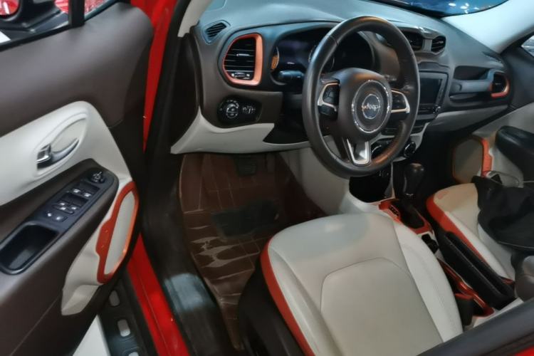 Used Jeep Renegade 2016 1.4T Automatic Smart Edition Driver Seat