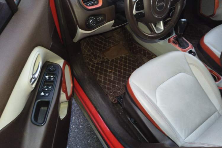 Used Jeep Renegade 2016 1.4T Automatic Smart Edition Driver Seat