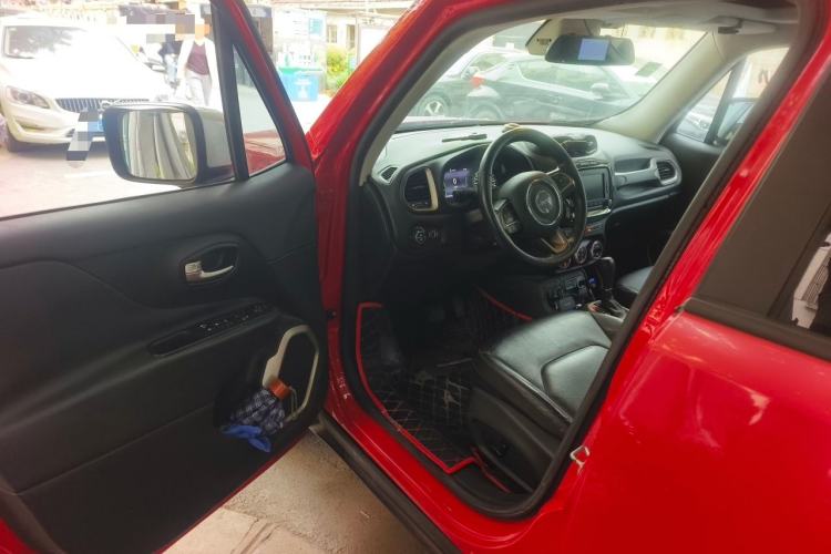 Used Jeep Renegade 2016 1.4T Automatic Smart Edition Driver Seat