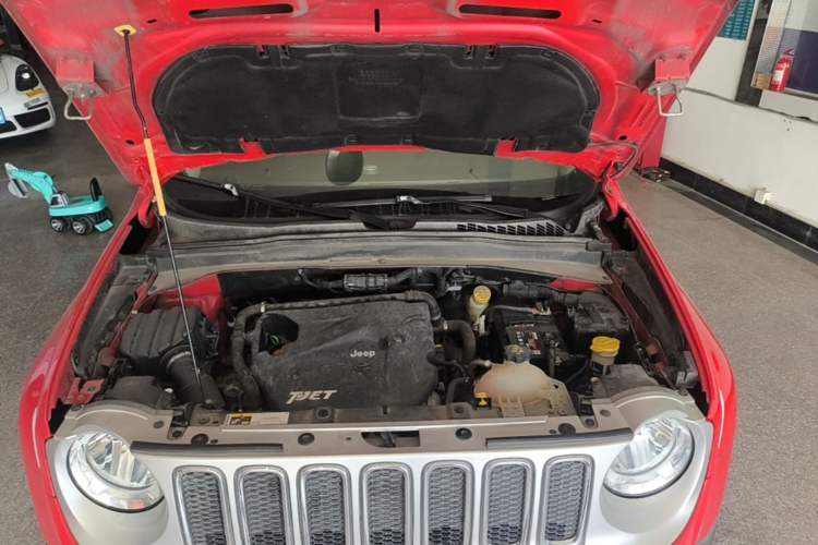 Used Jeep Renegade 2016 1.4T Automatic Smart Edition Engine Bay