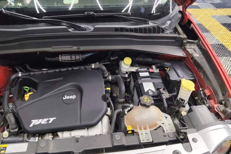 Used Jeep Renegade 2016 1.4T Automatic Smart Edition Engine Bay Left