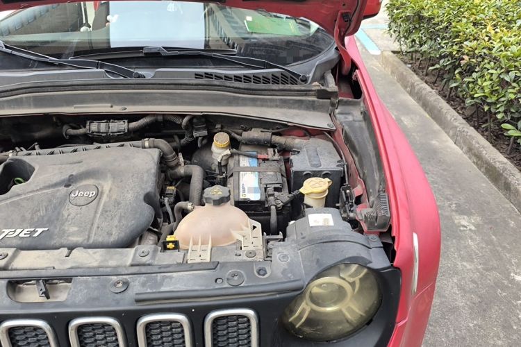 Used Jeep Renegade 2016 1.4T Automatic Jingneng Edition Engine Bay Left