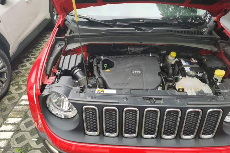 Used Jeep Renegade 2016 1.4T Automatic Jingneng Edition Engine Bay Right
