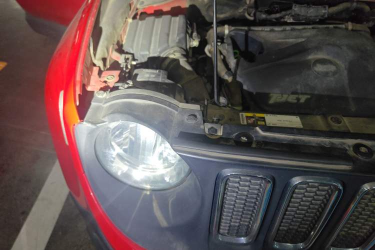 Used Jeep Renegade 2016 1.4T Automatic Jingneng Edition Engine Bay Right