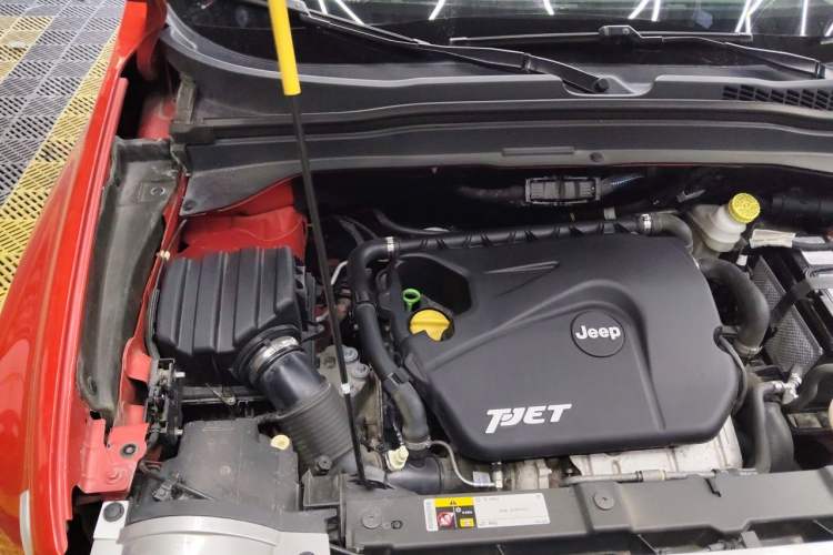 Used Jeep Renegade 2016 1.4T Automatic Smart Edition Engine Bay Right