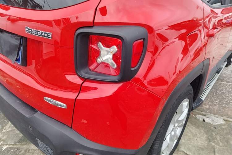 Used Jeep Renegade 2016 1.4T Automatic High-Energy Version Exterior 3