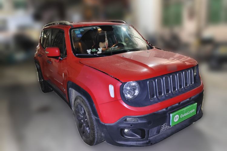 Used Jeep Renegade 2016 1.4T Automatic High-Energy Version Front Right 45 Deg