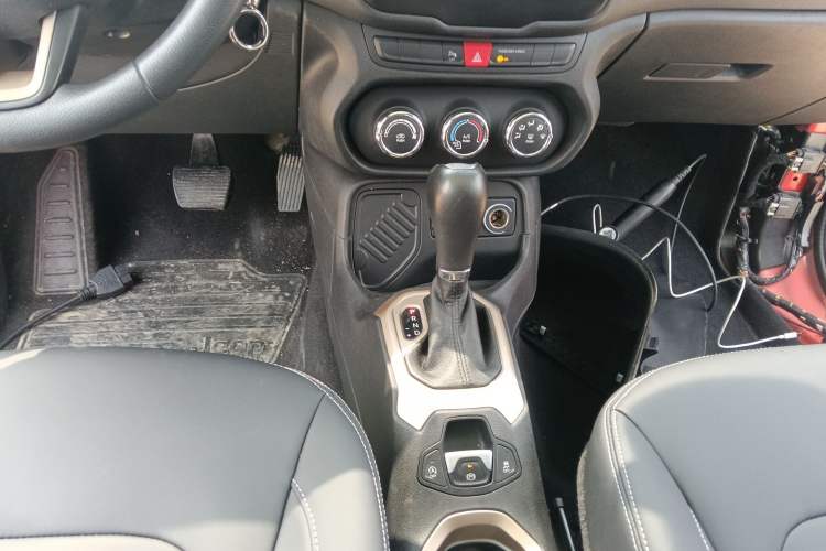 Used Jeep Renegade 2016 1.4T Automatic Jingneng Edition Gear Lever