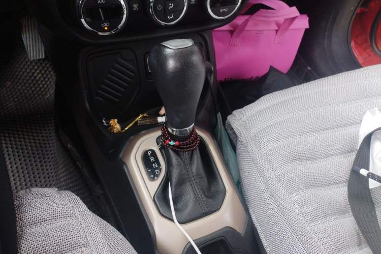 Used Jeep Renegade 2016 1.4T Automatic Jingneng Version+ Gear Lever