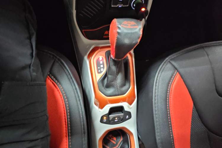 Used Jeep Renegade 2016 1.4T Automatic High-Energy Version Gear Lever