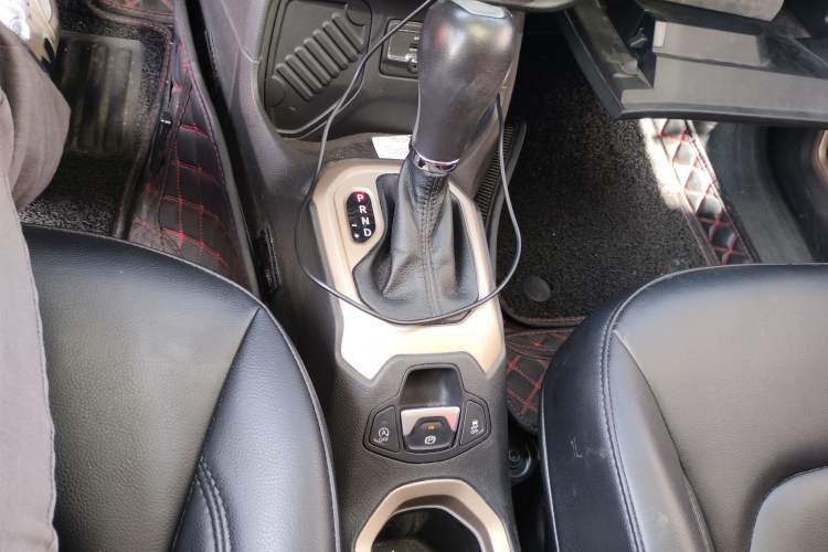 Used Jeep Renegade 2016 1.4T Automatic Jingneng Edition Gear Lever