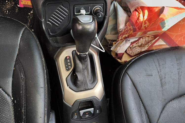 Used Jeep Renegade 2016 1.4T Automatic Jingneng Edition Gear Lever