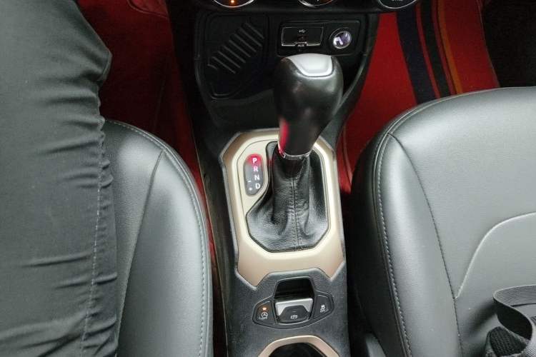 Used Jeep Renegade 2016 1.4T Automatic Jingneng Version+ Gear Lever