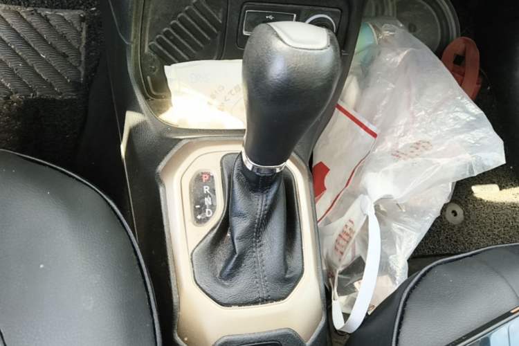 Used Jeep Renegade 2016 1.4T Automatic Jingneng Version+ Gear Lever