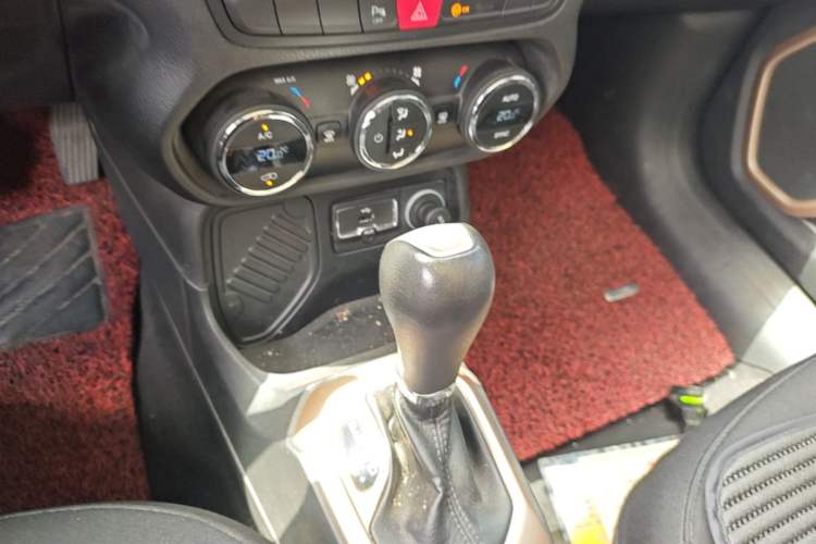 Used Jeep Renegade 2016 1.4T Automatic Jingneng Version+ Gear Lever