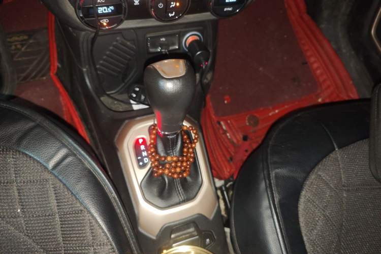 Used Jeep Renegade 2016 1.4T Automatic Jingneng Version+ Gear Lever